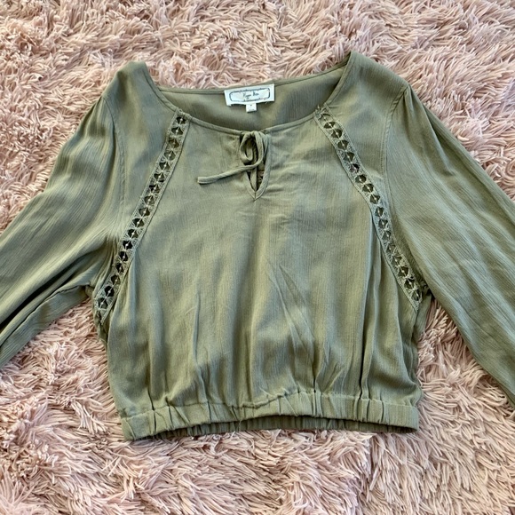 Loose green tunic - Picture 1 of 3